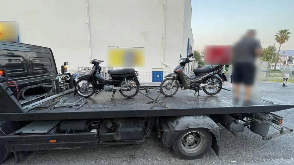 Τροχαία: Με γερανό έφυγαν 15 οχήματα σε Ίλιον και Πετρούπολη